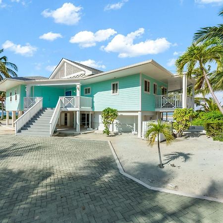 'The Cottage' At Rum Point - Private Getaway Driftwood Village Exterior photo