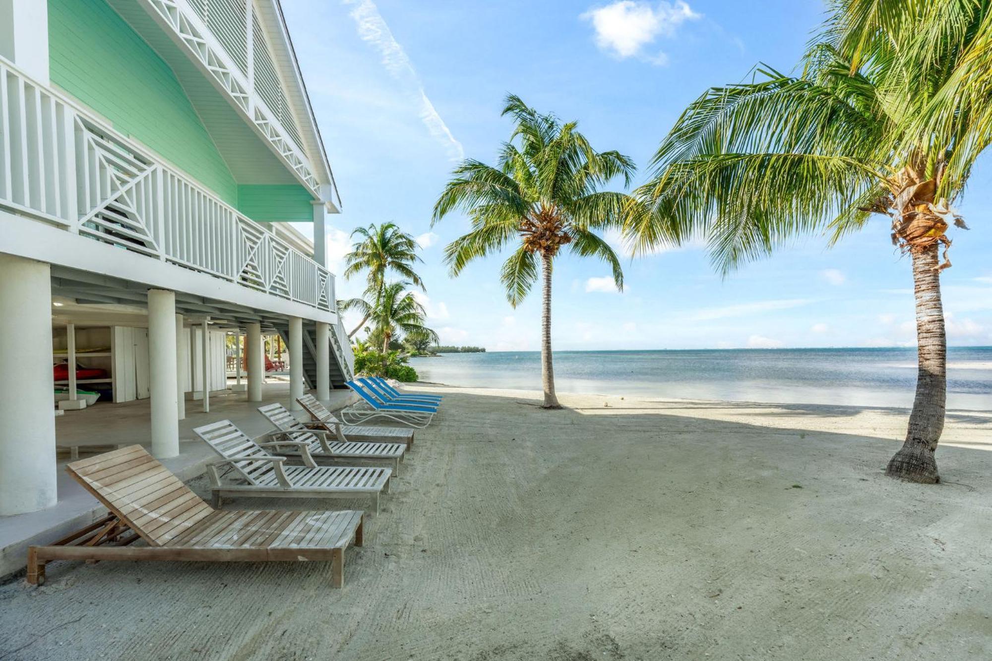 'The Cottage' At Rum Point - Private Getaway Driftwood Village Exterior photo